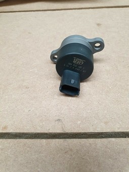 BMW 3.0 DIESEL 3 5 7 SERIES X5  FUEL PUMP PRESSURE REGULATOR 0281002480 13517787