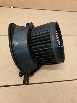 FOR VAUXHALL CORSA D & ADAM E HEATER BLOWER FAN MOTOR 13335074 55702447 55702446